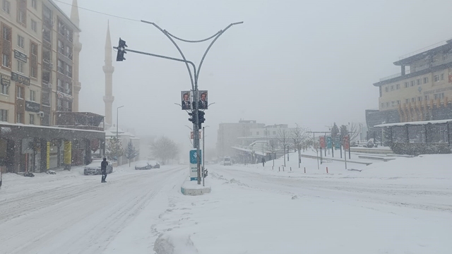 Şırnak'ta vatandaşlara trafiğe çıkmayın uyarısı