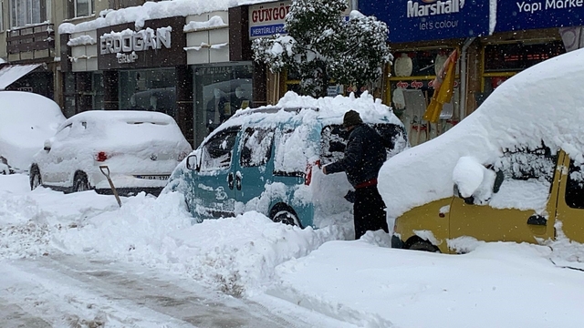 Bolu'yu kar esir aldı: "Hiç kimse panik yapmasın"