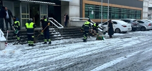 Şehitkamil'de kar ve buzlanmaya karşı kesintisiz mücadele