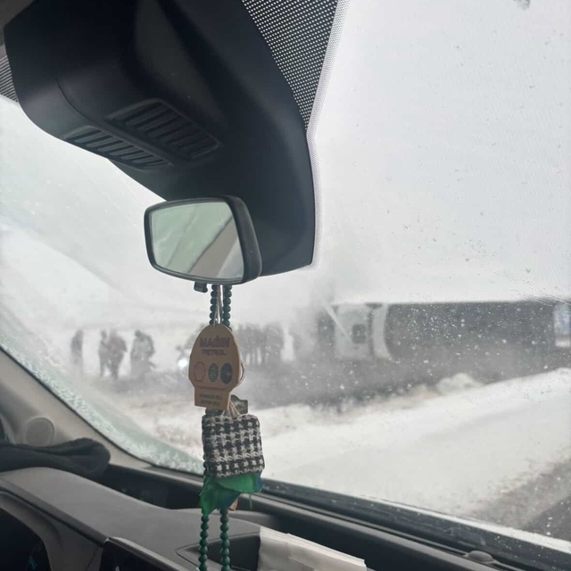 Kurtalan'da devrilen kamyonun sürücüsü yaralandı