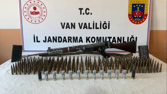 İhbar sonrası jandarmadan baskın; evde tüfek ile mühimmat ele geçirildi