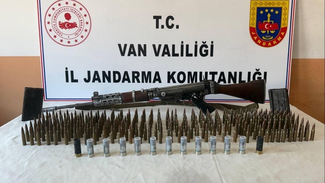 Van'da silah ve mühimmat ele geçirildi