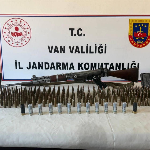Van'da silah ve mühimmat ele geçirildi