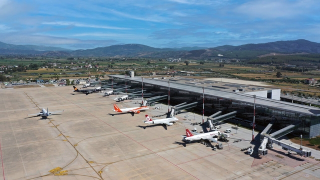 Muğla'nın iki havalimanı 11 ayda 9 milyon 844 bin yolcuya hizmet verdi