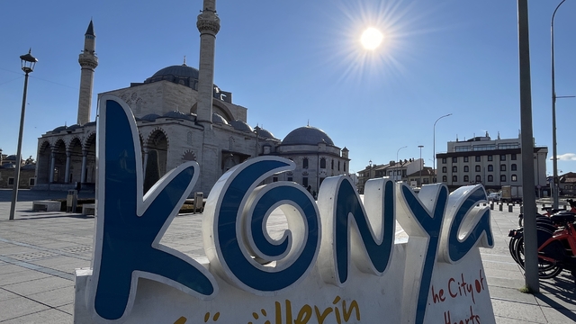 Türkiye'nin dört bir yanında kar, Konya'da güneş var
