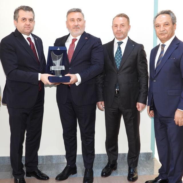 DAİMFED'den hastaneye 15 konteyner medikal ve sarf malzemesi desteği