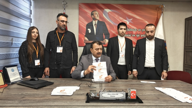 Kayseri'den Türkiye'ye açılacak devrin kapısı: 'Tıkyemek'
Kayseri Lokantacılar ve Pastacılar Odası Başkanı Altan Aydemir:
"Esnafın güldüğü, müşterinin mutlu olduğu yemek platformunu, ülke çapında standart hale getirmek için çalışan bir odayız"