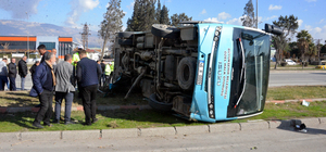 Kahramanmaraş'ta 3 aracın karıştığı kaza; 17 yaralı