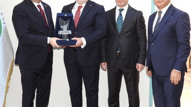 DAİMFED'den hastaneye 15 konteyner medikal ve sarf malzemesi desteği