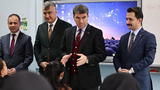 Amasya Valisi Önder Bakan, Göynücek'te öğrencilerle bir araya geldi