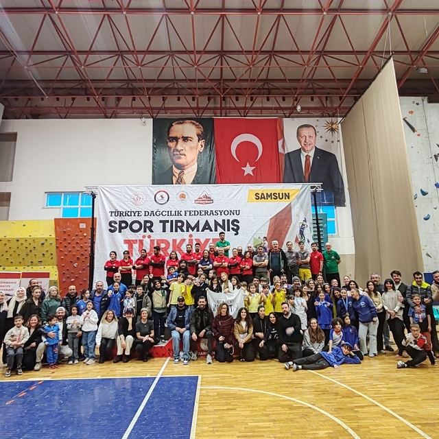 Minik sporcular şampiyonluk için tırmandı