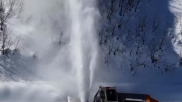 Tunceli'de 76 köy yolu ulaşıma açıldı, 59 köy yolunda çalışmalar devam ediyor