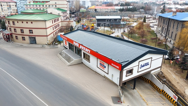 Büyükşehir'in yatırım seferberliği devam ediyor
Numune halk pazarı açıldı