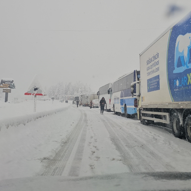 Zonguldak-Ankara yolunda trafik kilitlendi