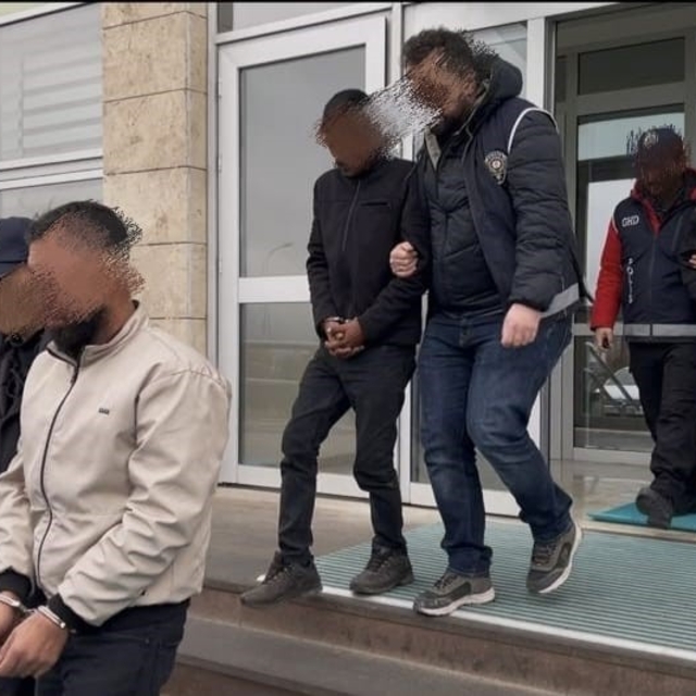 Niğde'de göçmen kaçakçılığı operasyonu: 2 tutuklama