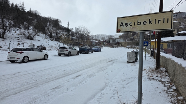 Pozantı'nın yüksek kesimleri karla kaplandı