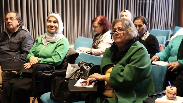 Osmangazi Belediyesi'nin atölyelerinde yeni şairler yetişiyor
Şiir yazmanın incelikleri Osmangazi'de öğrenildi