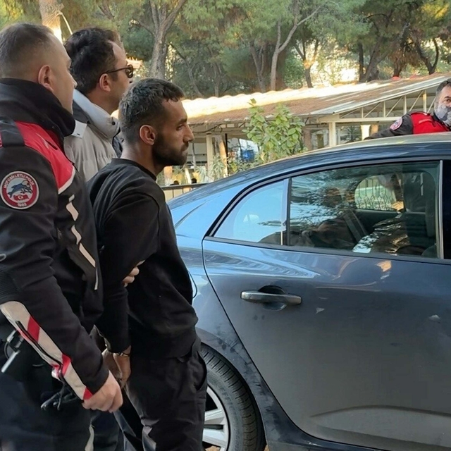 34 yıl 9 ay hapis cezası bulunan firari hükümlü mutfak dolabında yakalandı