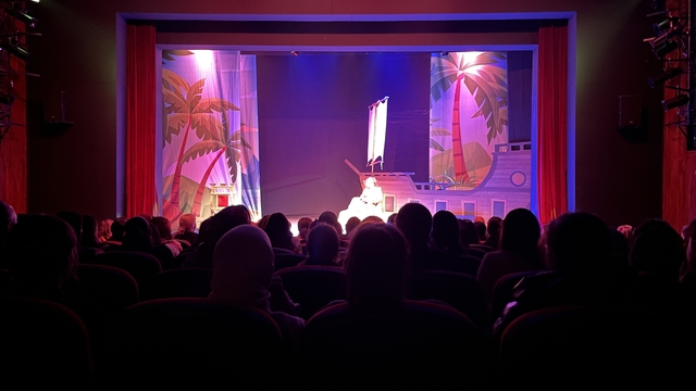 Trabzon'da koruma ve bakım altındaki çocuklar tiyatro oyunu sahneledi