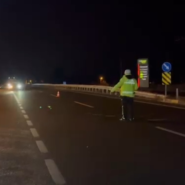 Bolu-Gerede D-100 kara yolu kapanınca araçlar Tosya'ya yönlendirildi