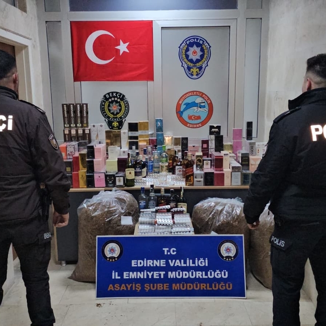 Edirne'de bir depoda sentetik ecza ve kaçak alkol ele geçirildi; 4 gözaltı