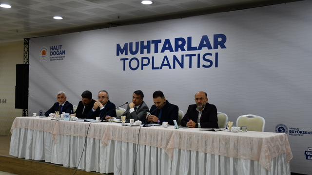 Büyükşehir Belediye Başkanı Doğan, Vezirköprü'de muhtarları dinledi