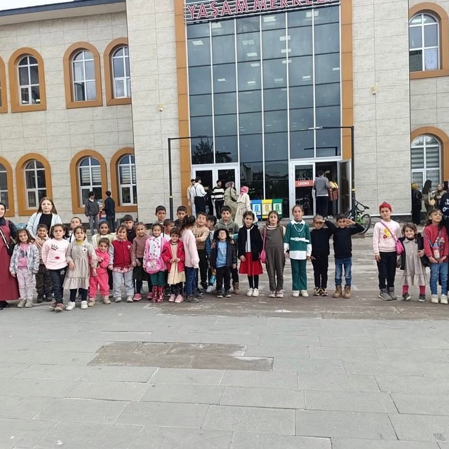 Diyadin'de öğrencilere unutulmaz sinema günü