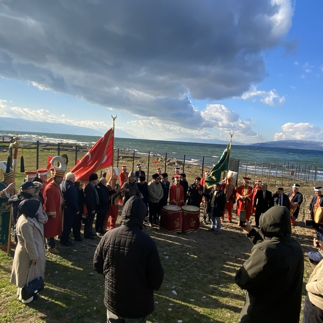 Patrikhane'ye mehterli cevap