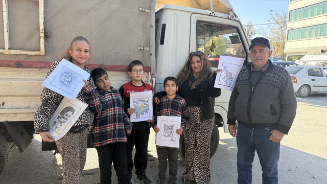 Çizimlerini gören ressam sanıyor: Nakliyatçının resimleri ressamların çizimlerini aratmıyor