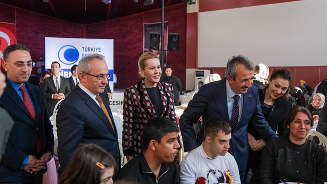 Edirne'de özel çocuklar yeni yılı kutladı