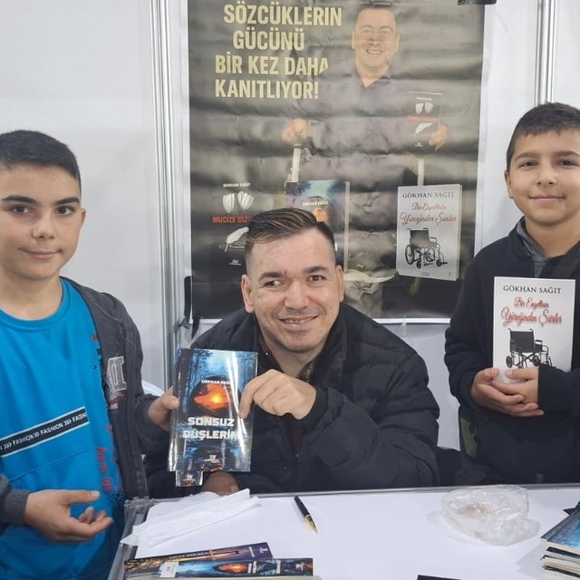 Engelsiz yazar okuyucularıyla bir araya geldi