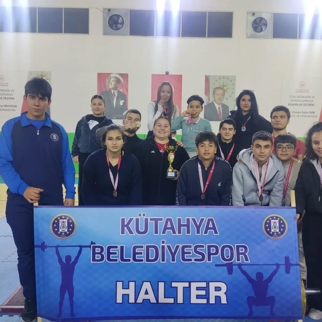 Kütahyalı haltercilerinden büyük başarı