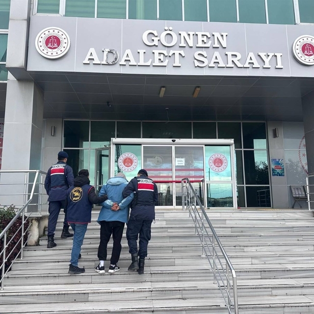 Balıkesir'de Jandarmadan firari hükümlüye suç üstü operasyon