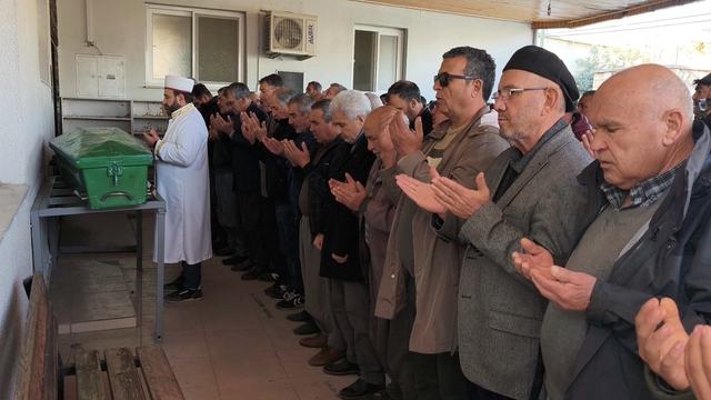 Trafik kazasında hayatını kaybeden genel cerrah, toprağa verildi