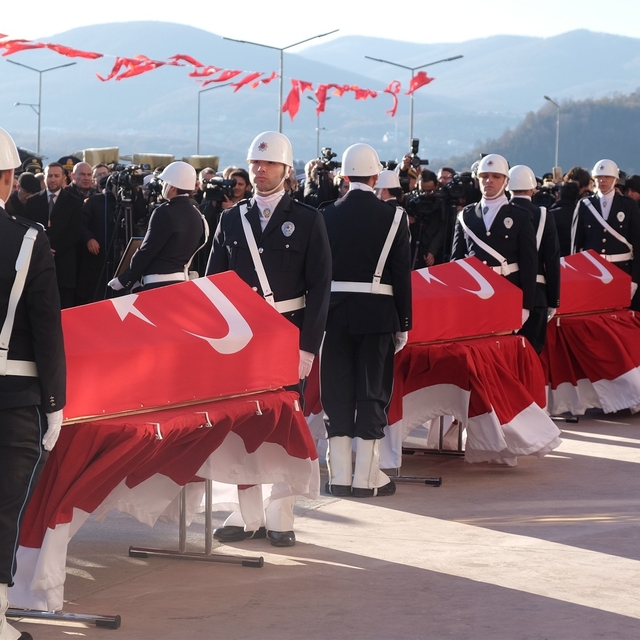 DEAŞ operasyonunda şehit olan 3 polis için Yalova'da tören