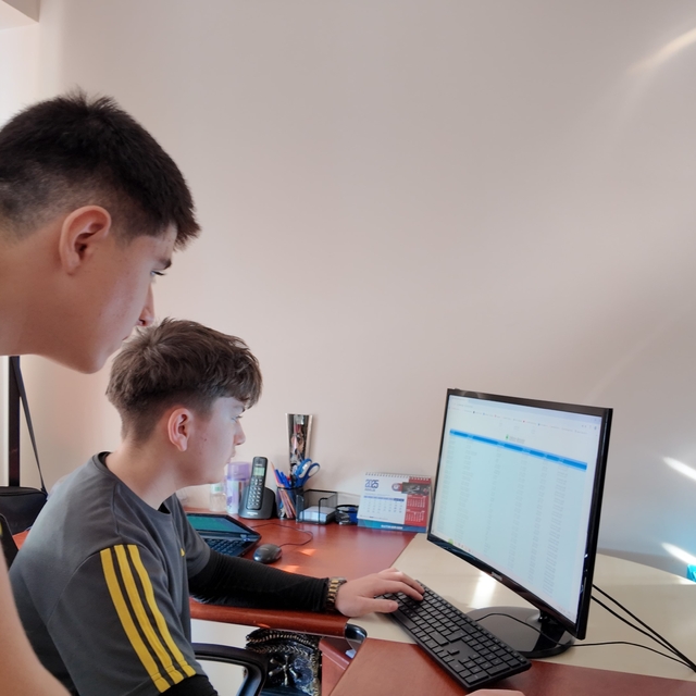 Gediz'in genç yazılımcıları dışa bağımlılığa son veriyor
Lise öğrencileri,...