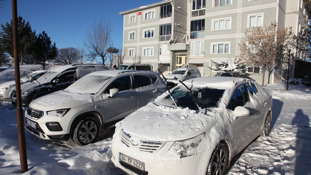 Van, Hakkari, Bitlis ve Muş'ta kar nedeniyle 925 yerleşim yerinin yolu kapandı