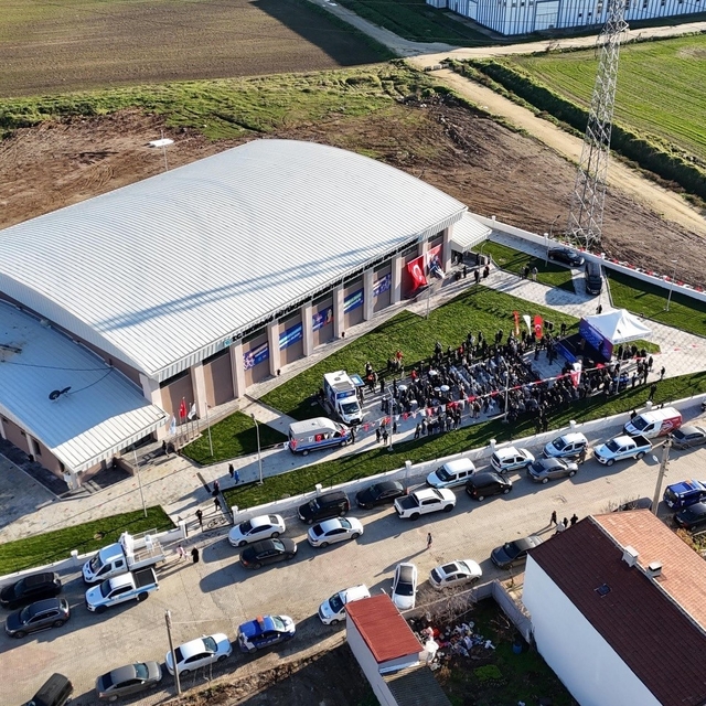 Tekirdağ'da FIBA standartlarında tesis
Ergene Kapalı Spor Salonu törenle aç...