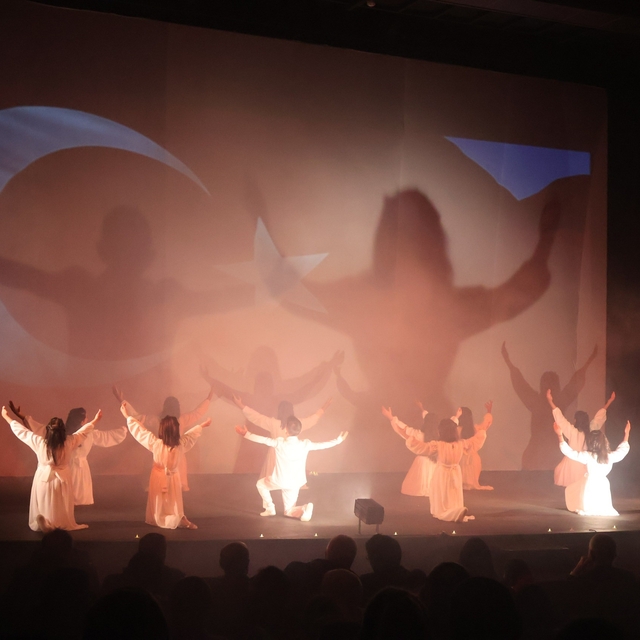 Koruma altındaki çocuklardan duygulandıran performans: "Harman yeri 1915" E...