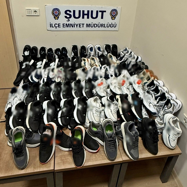 Polis 60 çift imitasyon ayakkabı ele geçirdi