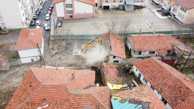 Yozgat'ta metruk binalar yıkılıyor, kentin çehresi değişiyor