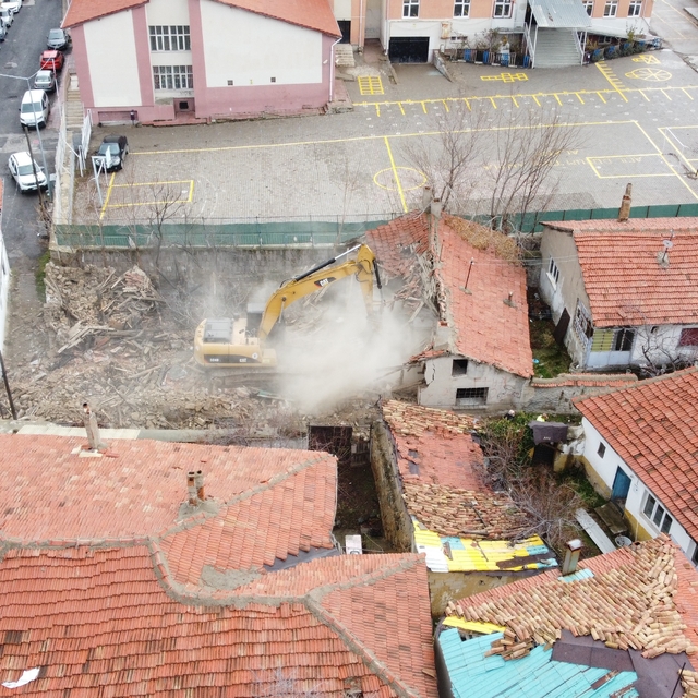 Yozgat'ta metruk binalar yıkılıyor, kentin çehresi değişiyor