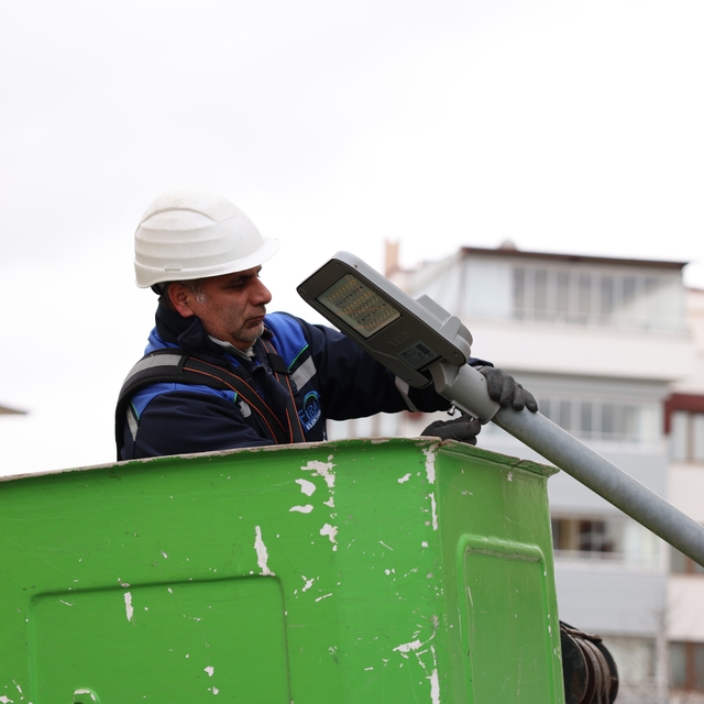 Fırat EDAŞ'tan şehir aydınlatmasına 13 milyon lirayı aşan yatırım