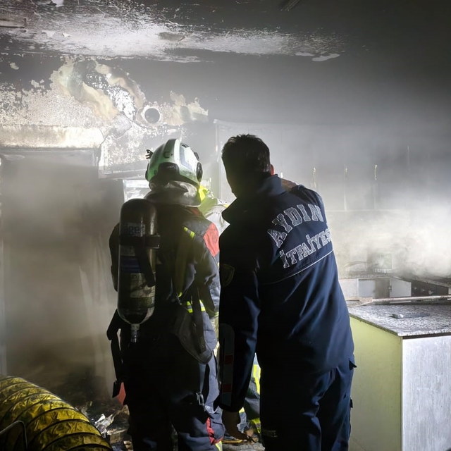 Nazilli'de yanan ev kullanılamaz hale geldi