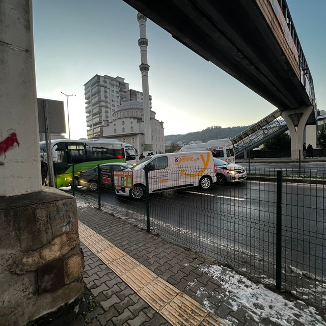 Buzlanma zincirleme kazaya neden oldu