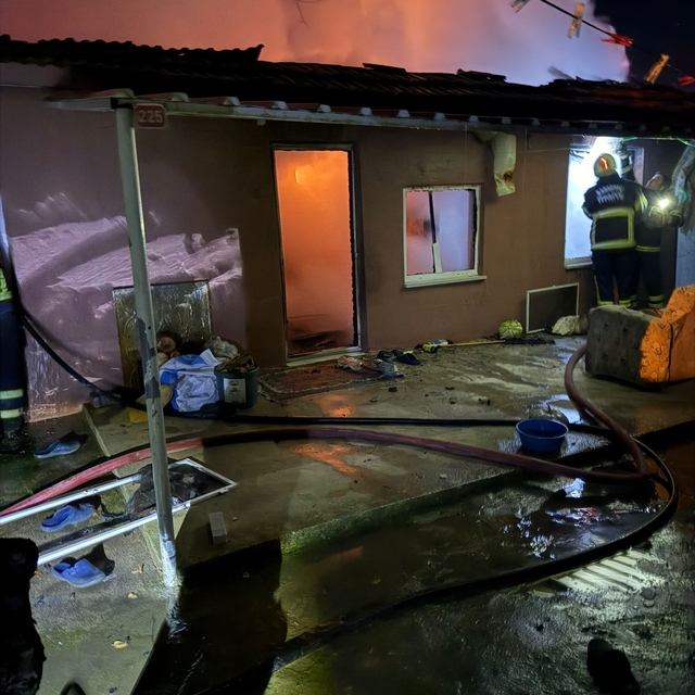 Edirne'de yaşlı kadının evi alevlere teslim oldu