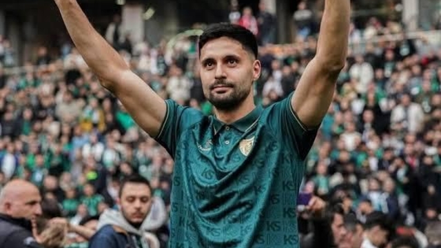 Kocaelispor, Tarkan Serbest ile yollarını resmen ayırdı
Tarkan Serbest'in, Amed SF'ye imza atması bekleniyor