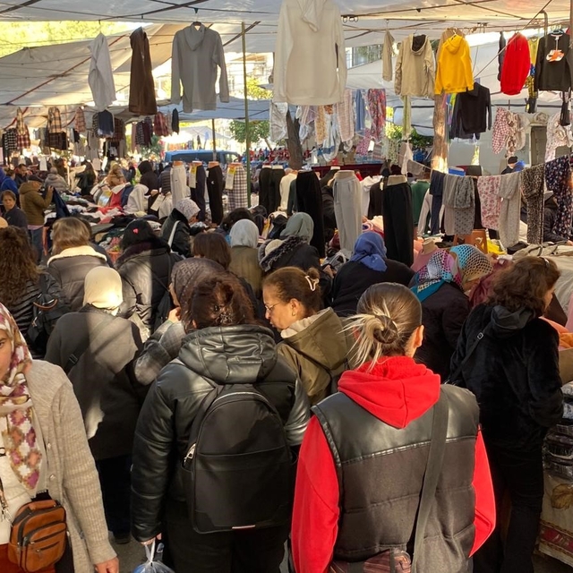 Aydın'ın tarihi Salı Pazarı'nda yıl sonu hareketliliği