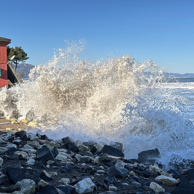 Ordu'da fırtına; dalga boyu 5 metreye ulaştı
