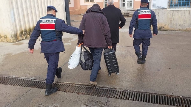 Hapis cezası bulunan baba-oğul, aynı operasyonda yakalandı